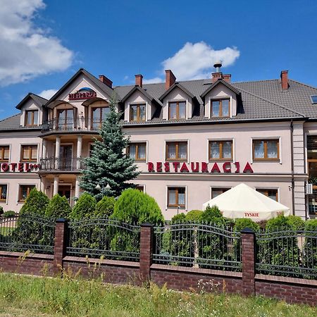 Hotel Hesperus Międzyrzec Podlaski エクステリア 写真
